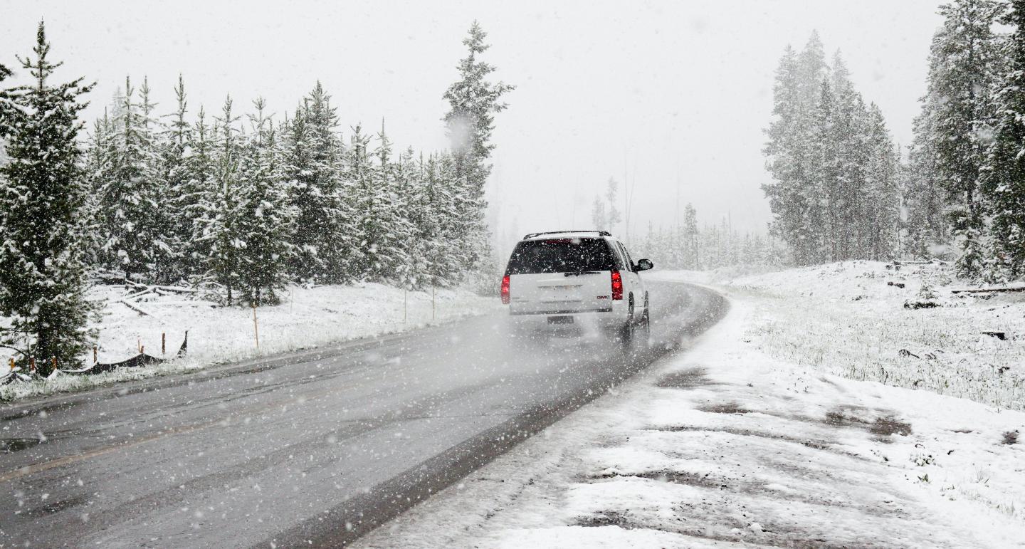 car driving in winter